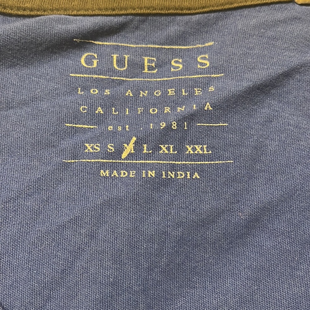 Guess Los Angeles. V neck t-shirt - Picture 4 of 5
